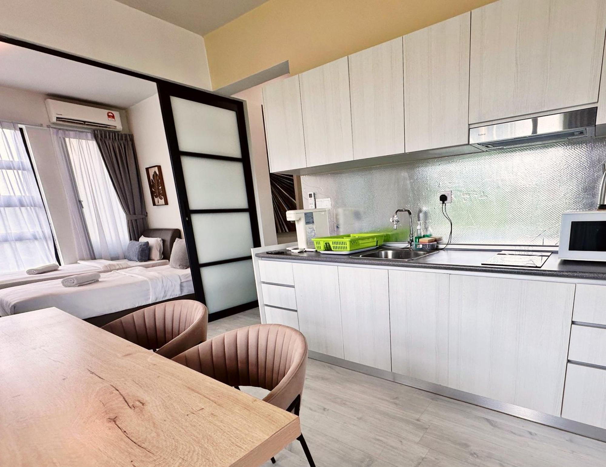Seaview Luxury Condo Homestay 2Bed 2Bath Jesselton Quay By R2 Residence Kota Kinabalu Exterior photo